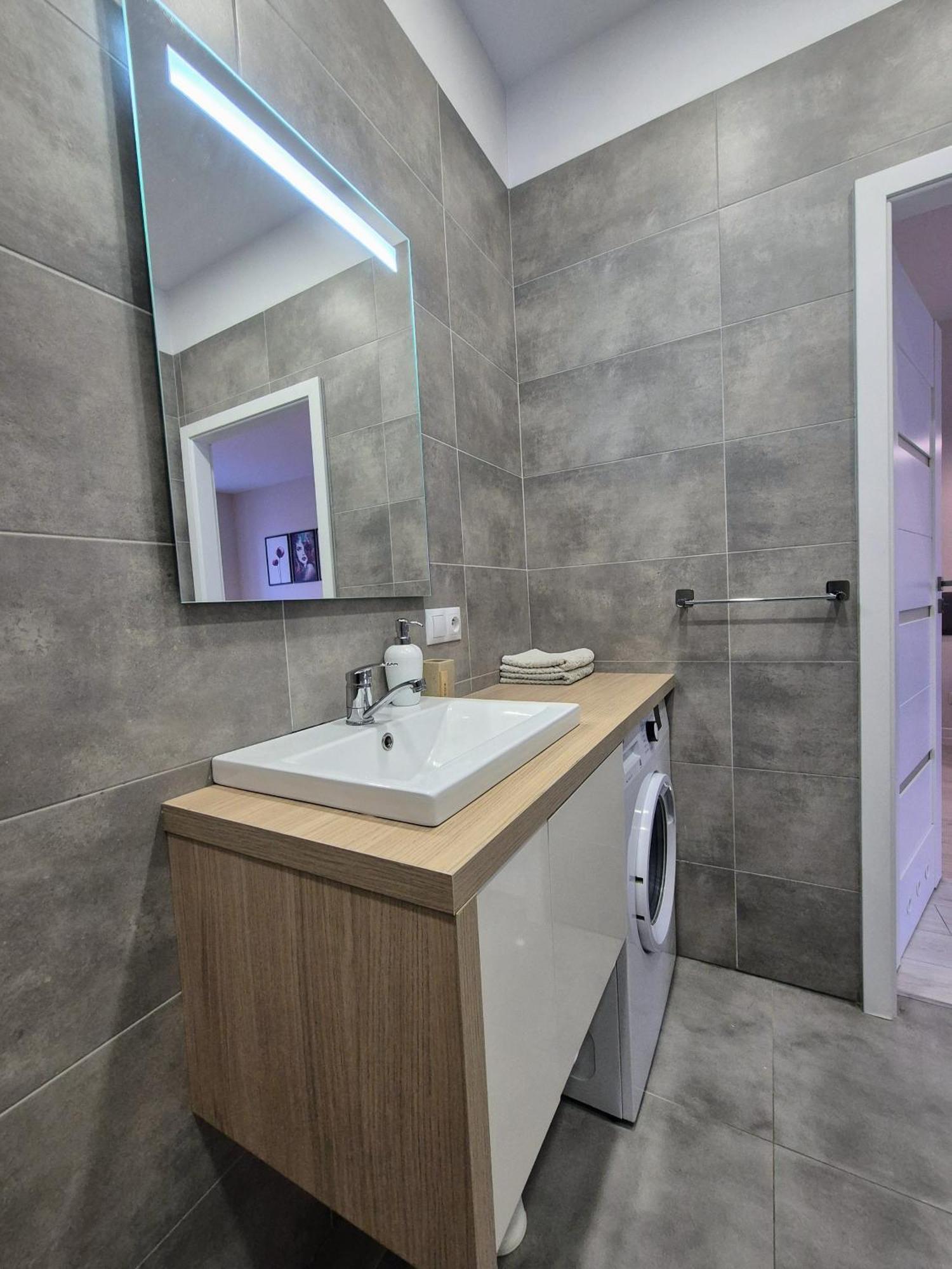 Charming Apartment In The City Centre, Lodz Exterior photo