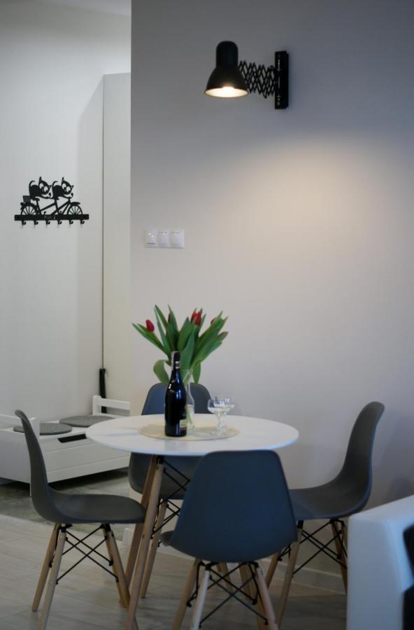 Charming Apartment In The City Centre, Lodz Exterior photo